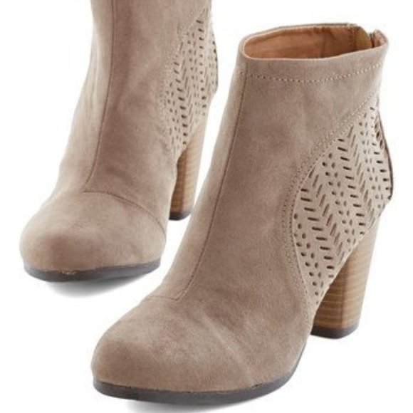 NWOT Modcloth Sunset Style Bootie - Picture 1 of 8